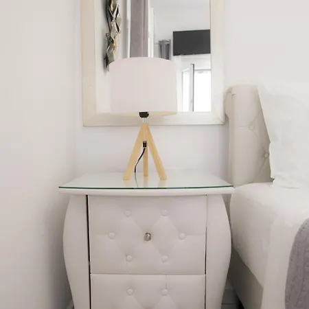 Diogenis Luxury Sea View *