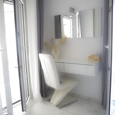 Апартаменты Diogenis Luxury Sea View *