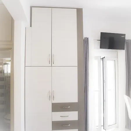 Diogenis Luxury Sea View 罗希姆诺