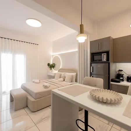 Diogenis Luxury Sea View *