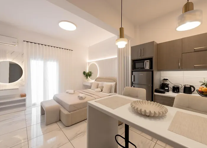 Diogenis Luxury Sea View *